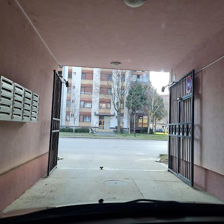Apartman Karibo Сомбор Екстериор снимка